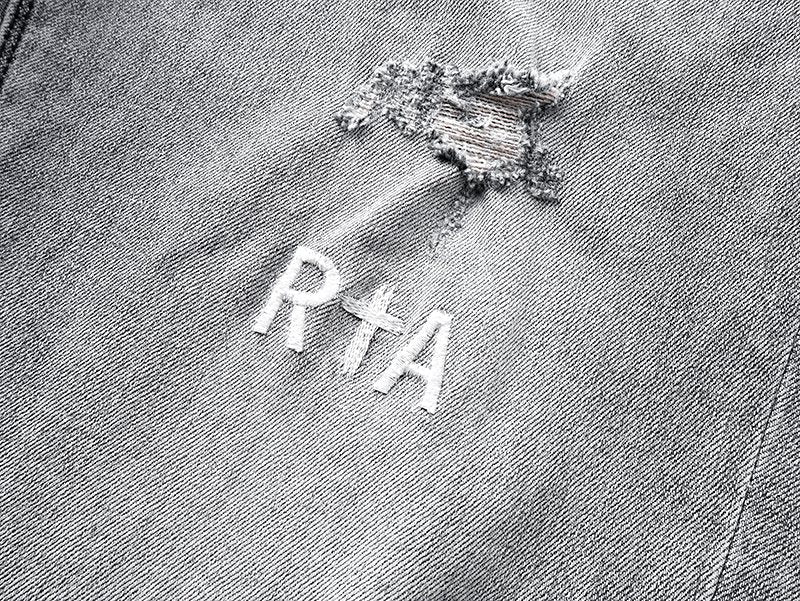 R+A Gray Graphic Detail Distressed Jeans — detail